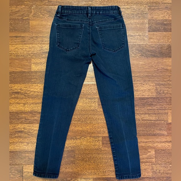 Dark Wash Cropped Skinny Jeans - Picture 3 of 8